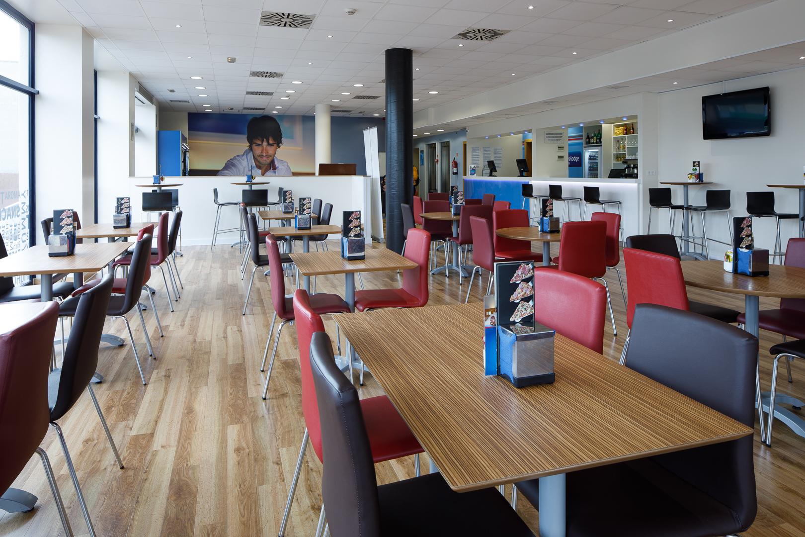Travelodge Barcelona Fira Hotel 3*
