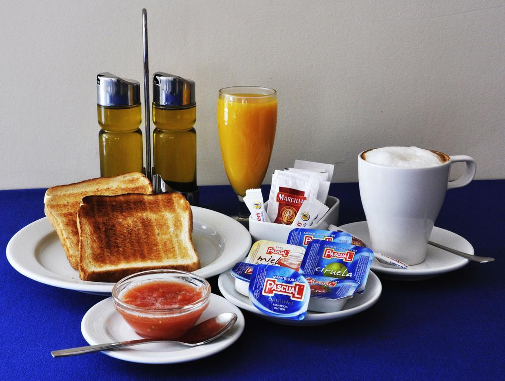 Travelodge Barcelona Fira 3* L'Hospitalet de Llobregat