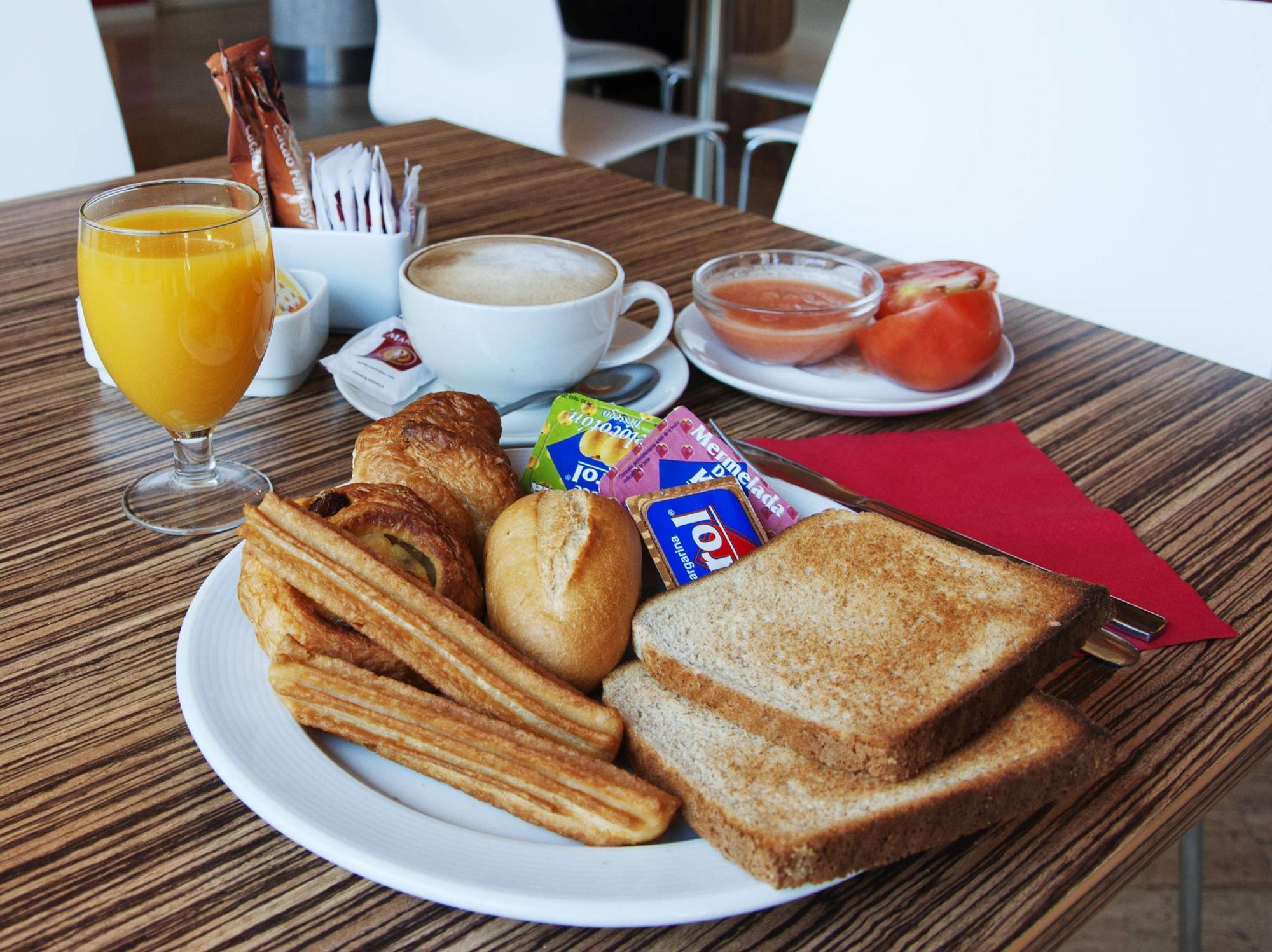 Travelodge Barcelona Fira 3*